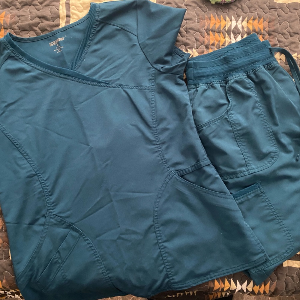 Teal Scrub Star set. Small top, medium bottoms